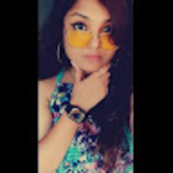 Meet your Posher, Anushka - Picture 1 of 1